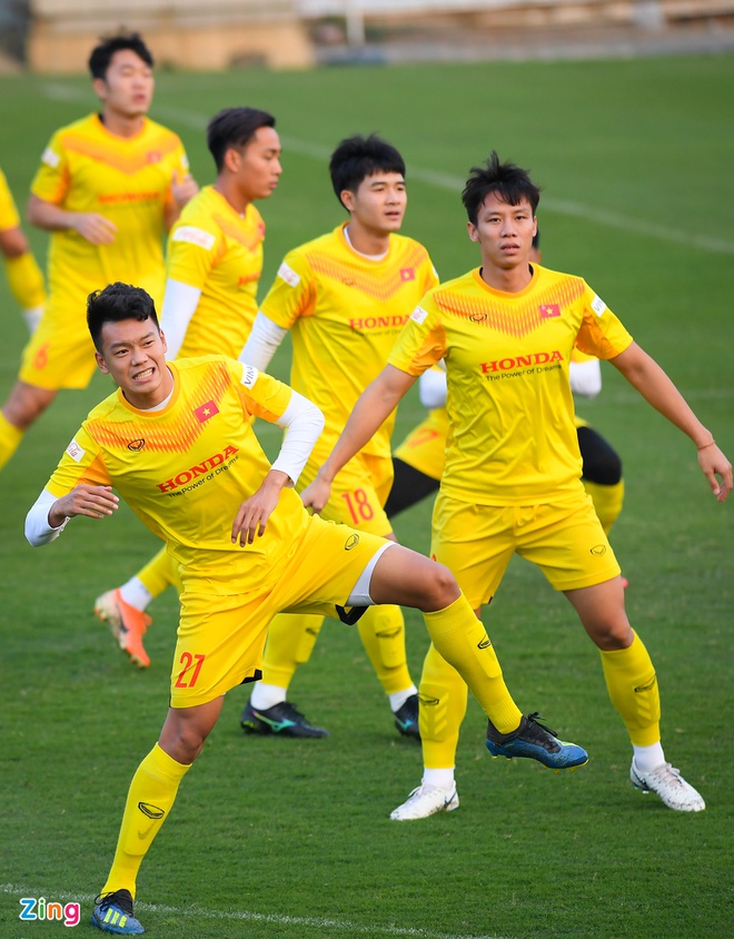 12 cầu thủ mới được triệu tập, chiếm 1/3 danh sách đội tuyển Việt Nam